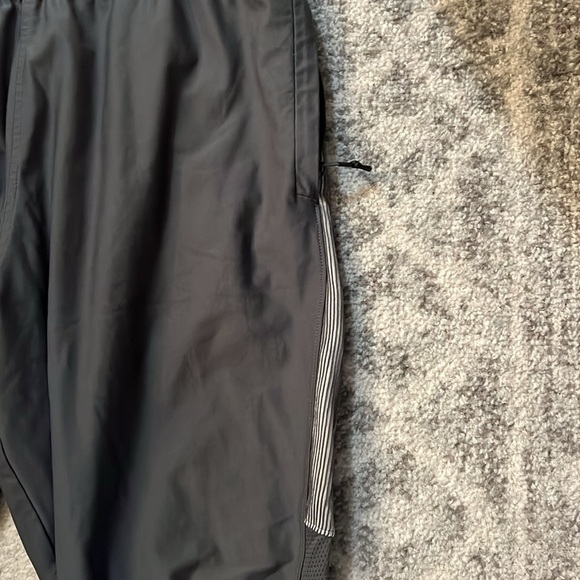 grey under armour pants size M performance althetic jogger pants - Picture 2 of 5